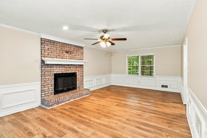 2,275/Mo, 3881 Wintergreen Ct Marietta, GA 30062 Living Room View 2