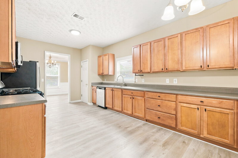 2,460/Mo, 934 Mill Creek Ave Canton, GA 30115 Kitchen View 2