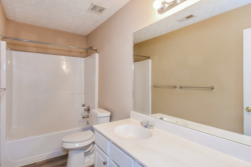 2,565/Mo, 934 Mill Creek Ave Canton, GA 30115 Main Bathroom View 2