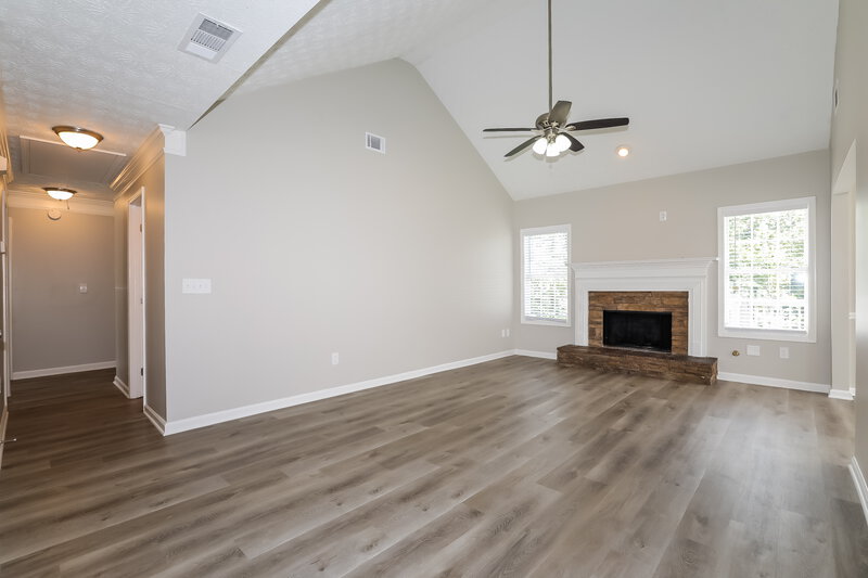 2,420/Mo, 80 Pebble Brooke Ct Covington, GA 30016 Living Room View