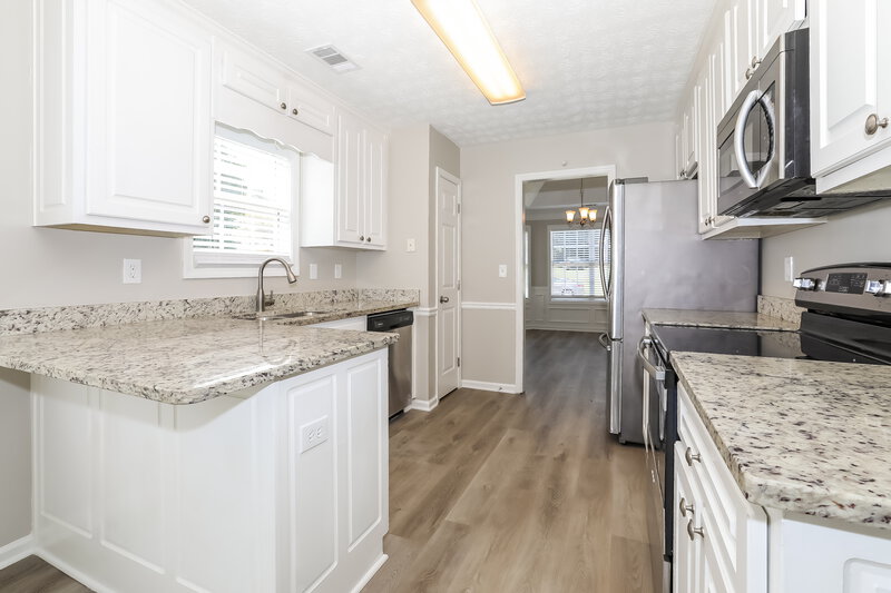 2,420/Mo, 80 Pebble Brooke Ct Covington, GA 30016 Kitchen View