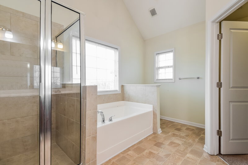2,670/Mo, 5943 Vinings Vintage Way Mableton, GA 30126 Main Bathroom View 2