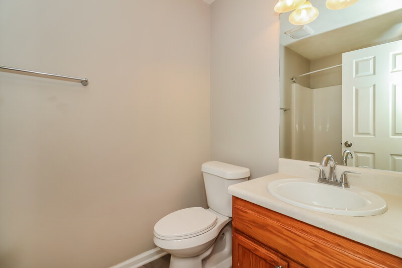 2,225/Mo, 1198 Andrews Dr Lithia Springs, GA 30122 Bathroom View 2