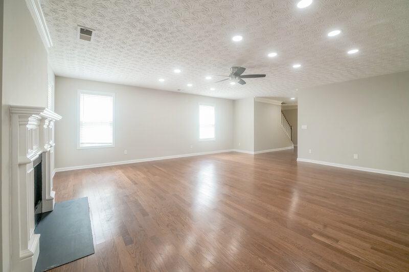 2,120/Mo, 211 Arbor Creek Dr Dallas, GA 30157 Living Room View 2