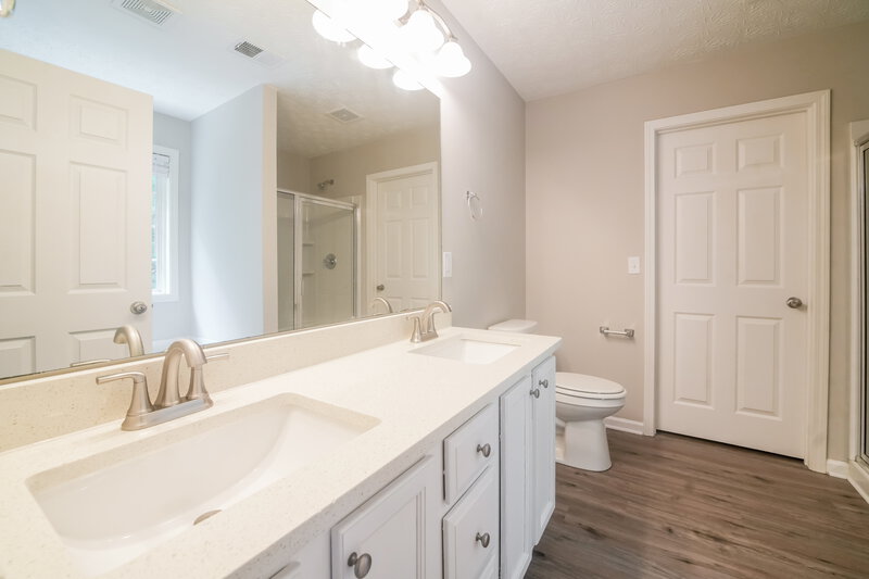 2,120/Mo, 211 Arbor Creek Dr Dallas, GA 30157 Main Bathroom View