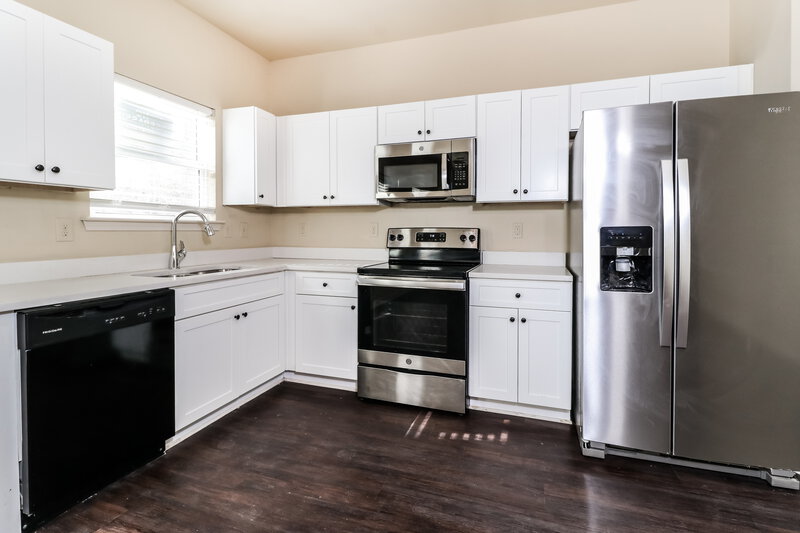 2,090/Mo, 1629 Swamp Cabbage Dr Lawrenceville, GA 30045 Kitchen View