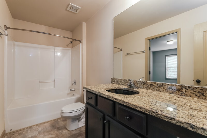 2,810/Mo, 1828 Bridle Rd Lawrenceville, GA 30043 Bathroom View