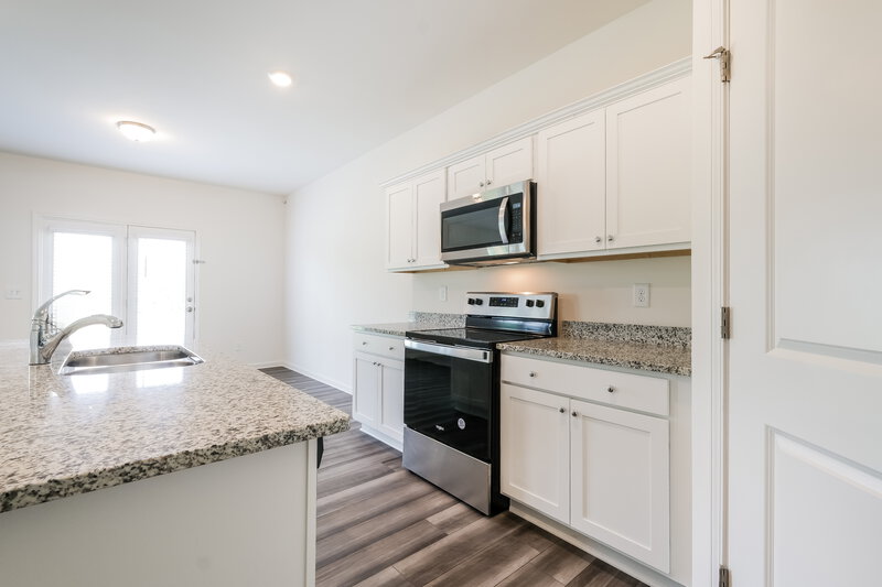 2,040/Mo, 367 Greenwalk Place Hoschton, GA 30548 Kitchen View
