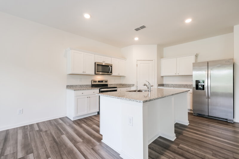 2,040/Mo, 367 Greenwalk Place Hoschton, GA 30548 Kitchen View 2