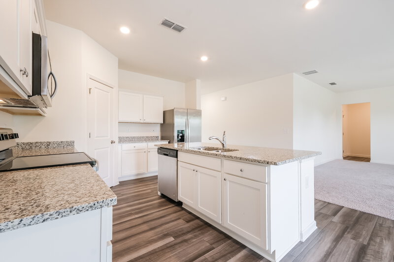 2,040/Mo, 367 Greenwalk Place Hoschton, GA 30548 Kitchen View 3