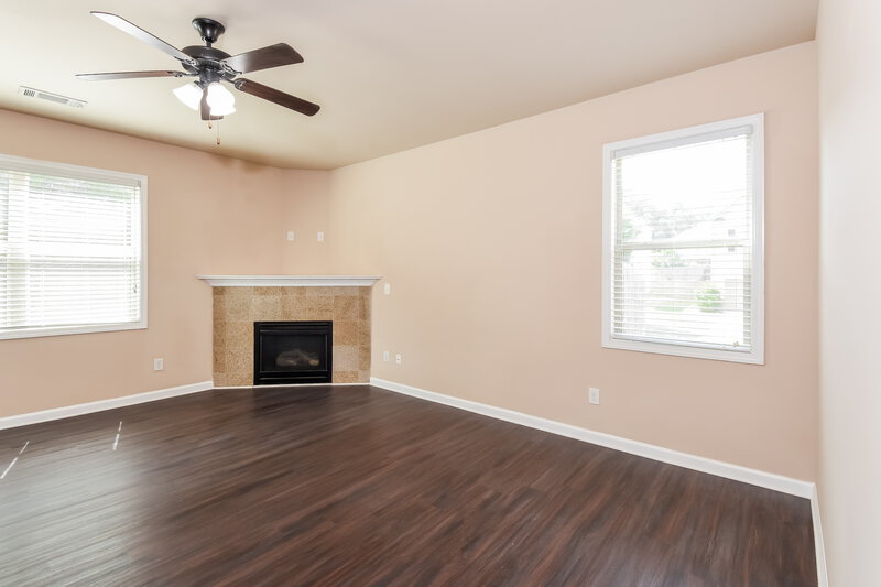 2,420/Mo, 741 Collingsworth Ln Lawrenceville, GA 30043 Living Room View