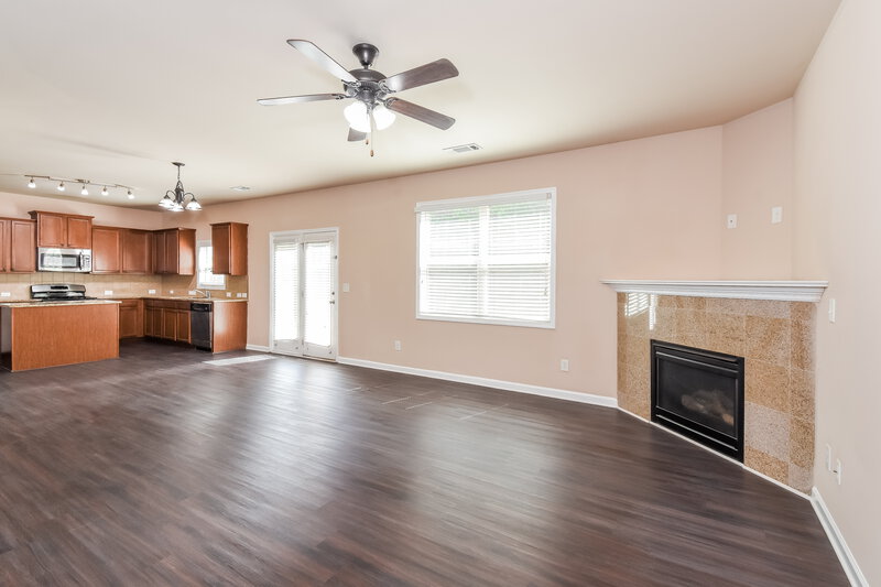 2,420/Mo, 741 Collingsworth Ln Lawrenceville, GA 30043 Living Room View 2