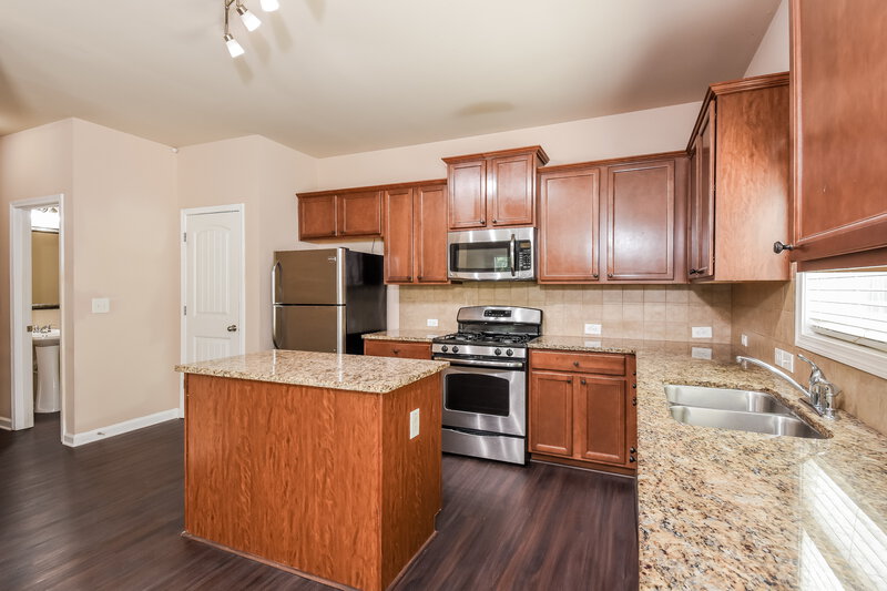 2,420/Mo, 741 Collingsworth Ln Lawrenceville, GA 30043 Kitchen View