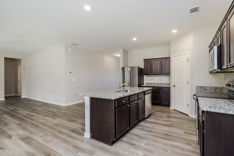 2,265/Mo, 1069 Coldwater Dr Griffin, GA 30224 Kitchen View 2