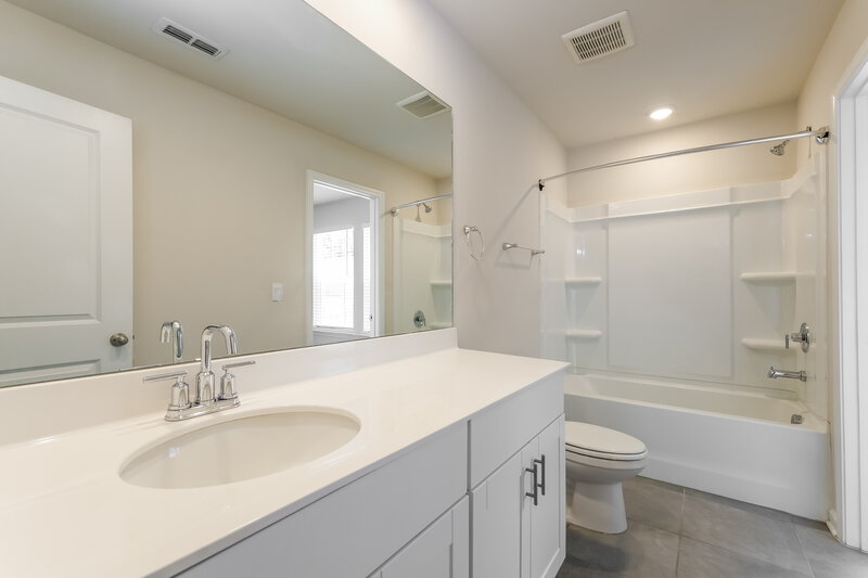 2,480/Mo, 1672 Villageside Ct Lawrenceville, GA 30043 Bathroom View