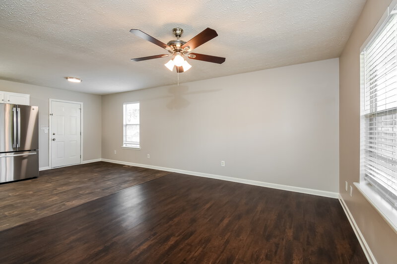 1,620/Mo, 242 Rustin Dr Dallas, GA 30157 Living Room View