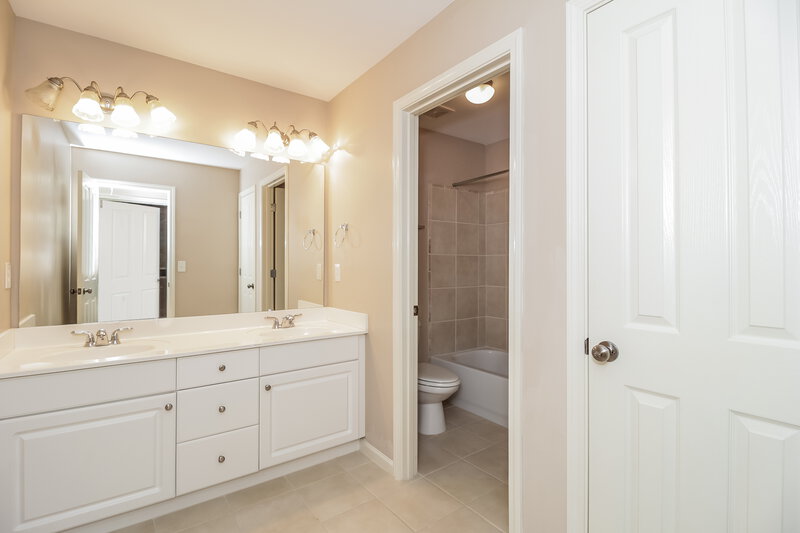 2,845/Mo, 129 Stargaze Rdg Canton, GA 30114 Bathroom View 2