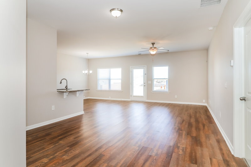 1,735/Mo, 38 Robin Rd Adairsville, GA 30103 Living Room View