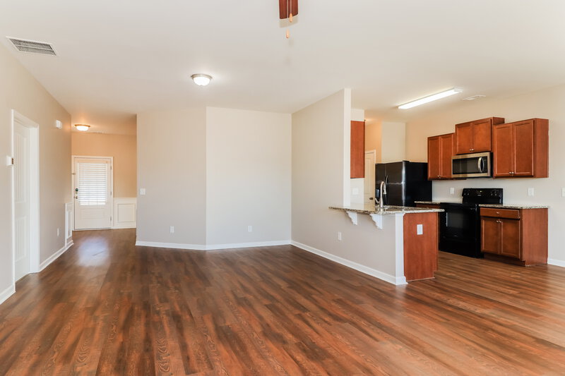 1,735/Mo, 38 Robin Rd Adairsville, GA 30103 Living Room View 3