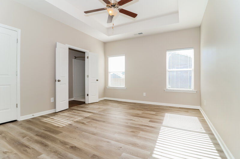 1,735/Mo, 38 Robin Rd Adairsville, GA 30103 Main Bedroom View