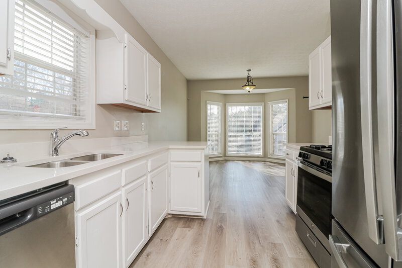 2,315/Mo, 2627 Windage Dr SW Marietta, GA 30008 Kitchen View