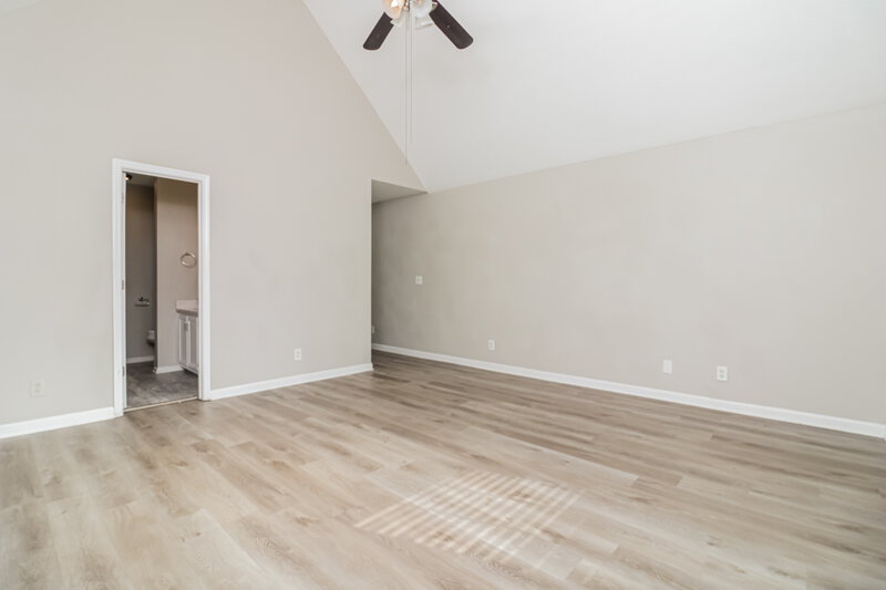 2,315/Mo, 2627 Windage Dr SW Marietta, GA 30008 Main Bedroom View 2