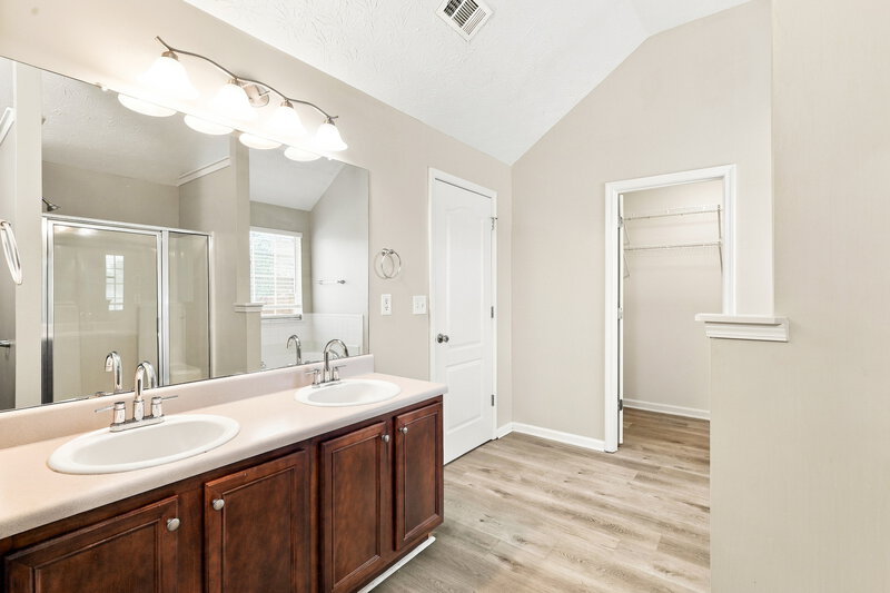 2,485/Mo, 3750 Georgia Dr Douglasville, GA 30135 Primary Bathroom View 2