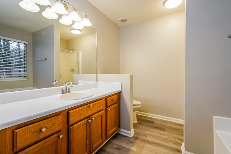 2,115/Mo, 4010 Rhinehart Ct Austell, GA 30106 Main Bathroom View