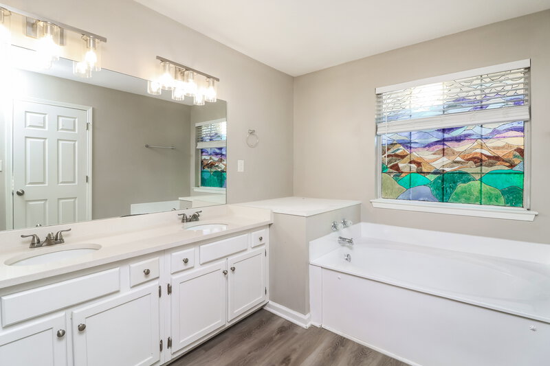 1,995/Mo, 2959 Jamey Ln Douglasville, GA 30135 Main Bathroom View