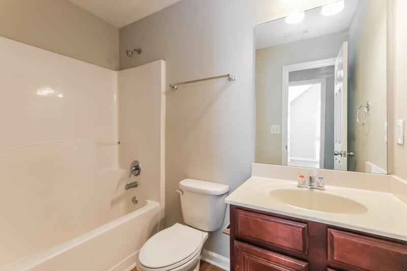 2,480/Mo, 1260 Red Cedar Trl Suwanee, GA 30024 Bathroom View