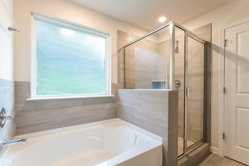 2,385/Mo, 278 Magnolia Drive Dawsonville, GA 30534 Main Bathroom View