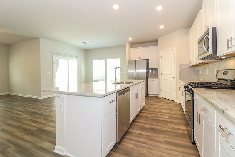 3,520/Mo, 376 Magnolia Drive Dawsonville, GA 30534 Kitchen View