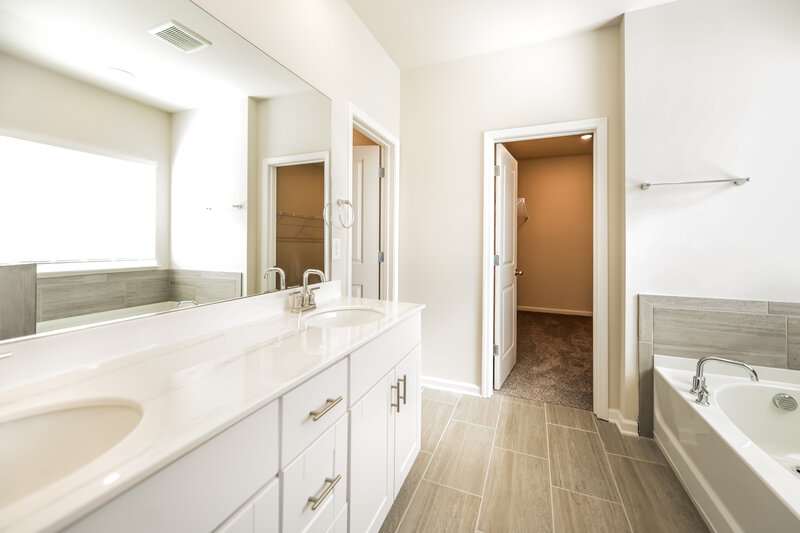 2,500/Mo, 5813 Hackberry Ln Braselton, GA 30517 Main Bathroom View
