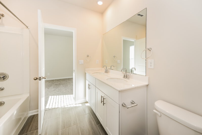 2,500/Mo, 5813 Hackberry Ln Braselton, GA 30517 Bathroom View