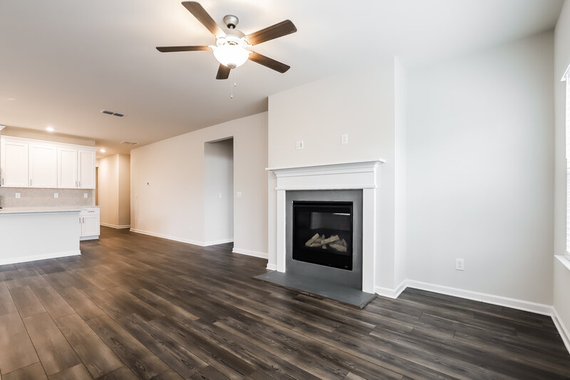 2,425/Mo, 5841 Hackberry Ln Braselton, GA 30517 Living Room View 2