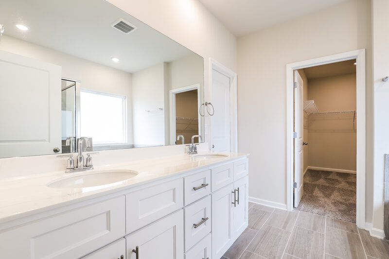 2,425/Mo, 5841 Hackberry Ln Braselton, GA 30517 Main Bathroom View