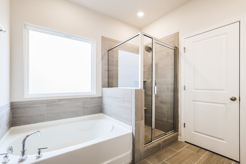 2,425/Mo, 5841 Hackberry Ln Braselton, GA 30517 Main Bathroom View 2