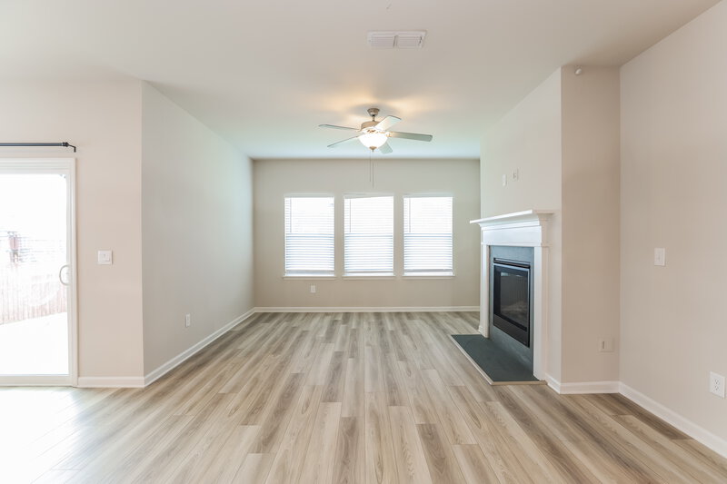 2,740/Mo, 5842 Union Grove Dr Braselton, GA 30517 Living Room View