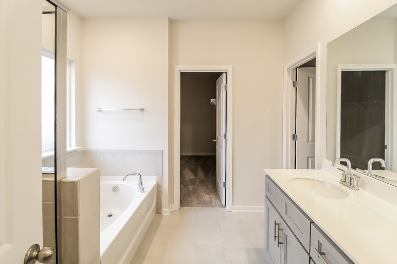 2,625/Mo, 5842 Union Grove Dr Braselton, GA 30517 Main Bathroom View