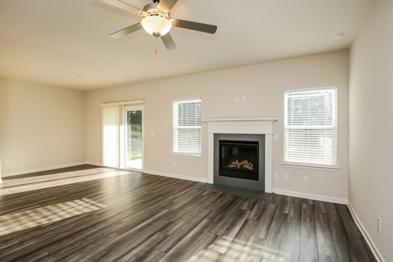 2,755/Mo, 5856 Hackberry Ln Braselton, GA 30517 Living Room View 2