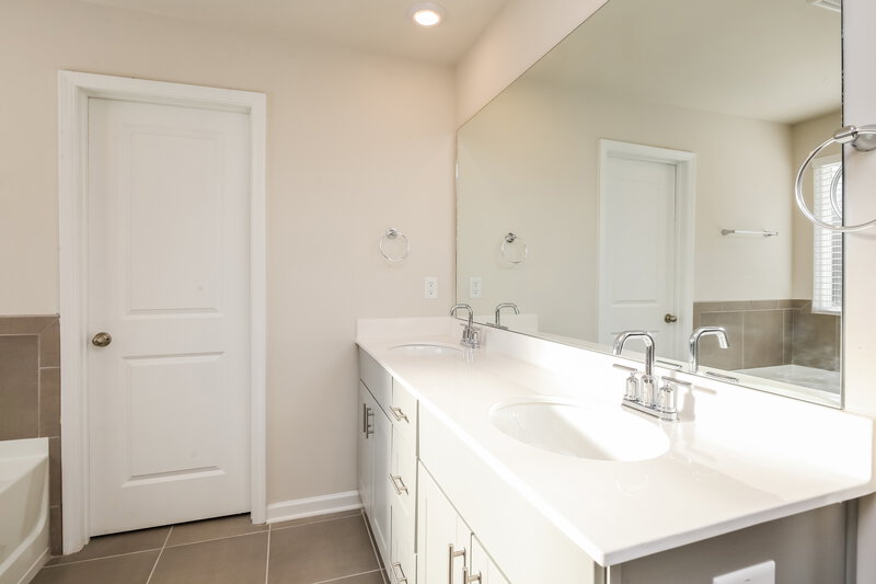 2,755/Mo, 5856 Hackberry Ln Braselton, GA 30517 Main Bathroom View 2