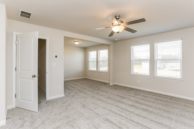 2,480/Mo, 5862 Union Grove Dr Braselton, GA 30517 Main Bedroom View