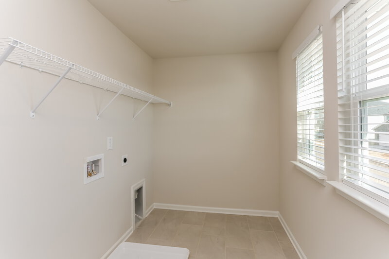 2,480/Mo, 5862 Union Grove Dr Braselton, GA 30517 Laundry Room View