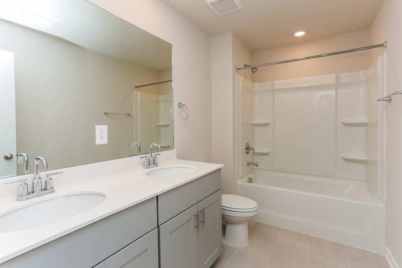 2,480/Mo, 5862 Union Grove Dr Braselton, GA 30517 Bathroom View
