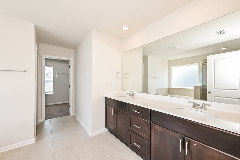 2,665/Mo, 730 Sara Meadow Rd Loganville, GA 30052 Main Bathroom View