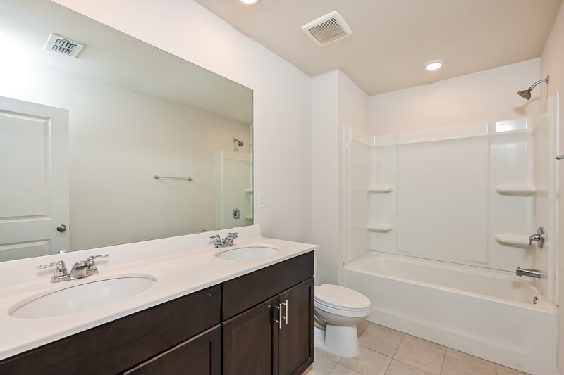 2,665/Mo, 730 Sara Meadow Rd Loganville, GA 30052 Bathroom View