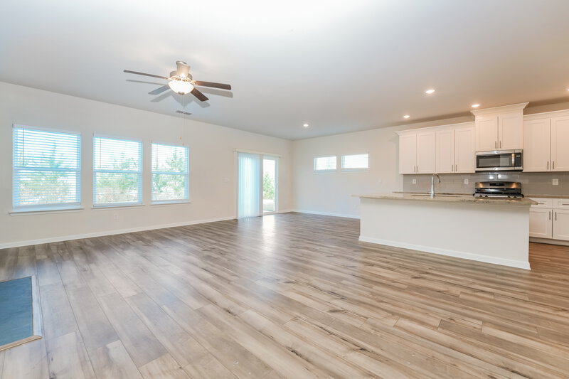 2,590/Mo, 780 Sara Meadow Rd Loganville, GA 30052 Living Room View 2