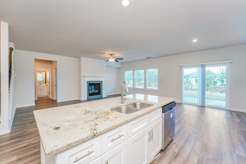 2,590/Mo, 780 Sara Meadow Rd Loganville, GA 30052 Kitchen View 2