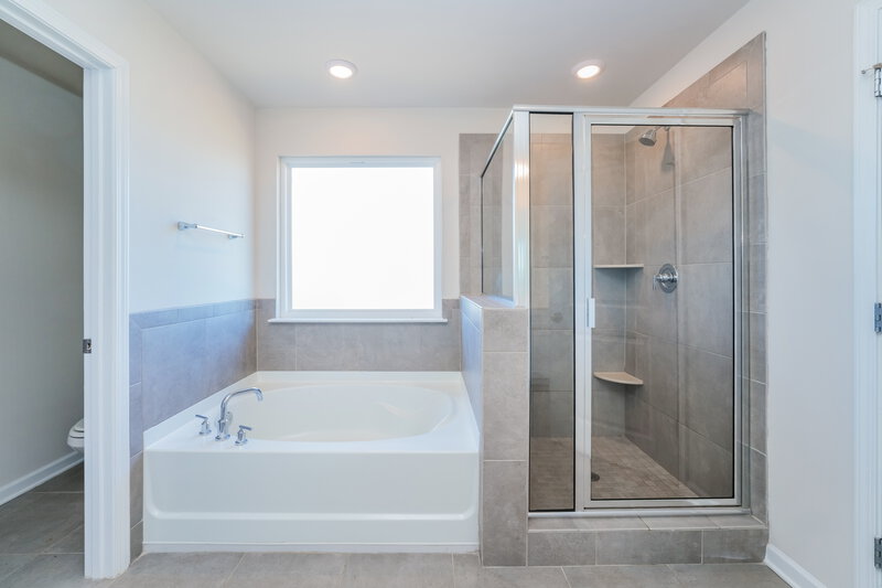 2,590/Mo, 780 Sara Meadow Rd Loganville, GA 30052 Main Bathroom View 2