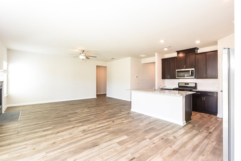 2,485/Mo, 809 Sara Meadow Rd Loganville, GA 30052 Living Room View 2